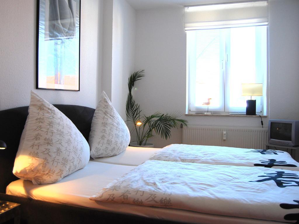 Ferienwohnung Warnemuende Am Kurpark Rostock Rom bilde